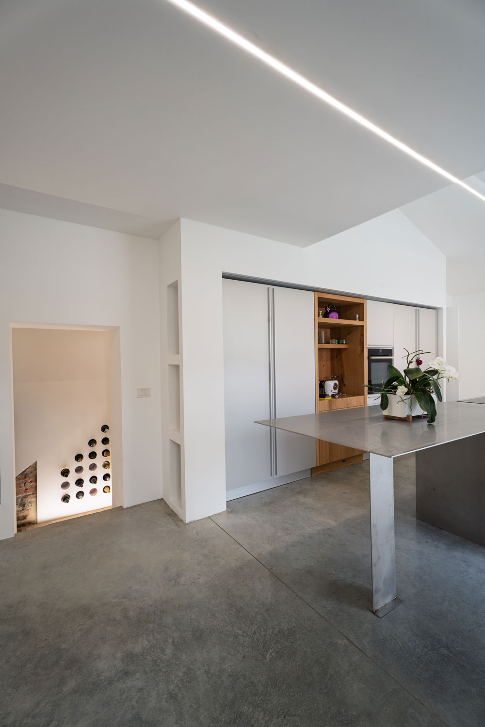 Deco Nuvolato, polished effect flooring in medium gray color. Private residence, Architect Cacurio, Dolo (VE) 06 Deco Nuvolato, polished effect flooring in medium gray color. Private residence, Architect Cacurio, Dolo (VE) 06